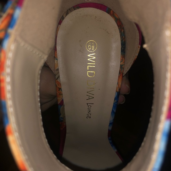 Floral Heels - Picture 2 of 8